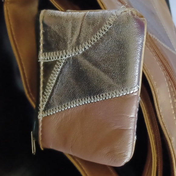 Silver and Gold Metallic quilt style purse, 70s style with coin purse - Picture 6 of 6